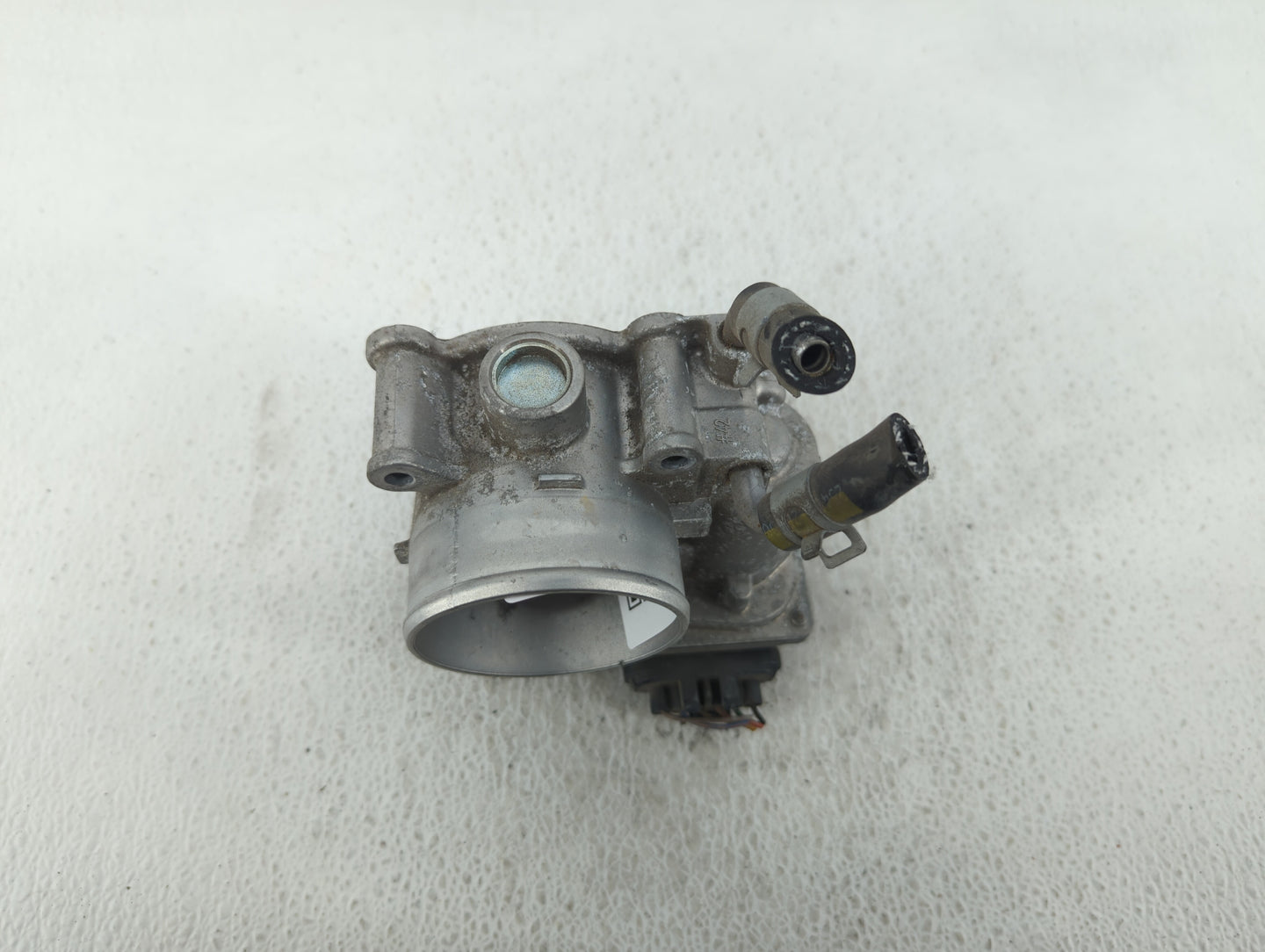 2014-2019 Kia Soul Throttle Body P/N:35100-2E000 Fits Fits 2011 2012 2013 2014 2015 2016 2017 2018 2019 2020 2021 OEM Used A
