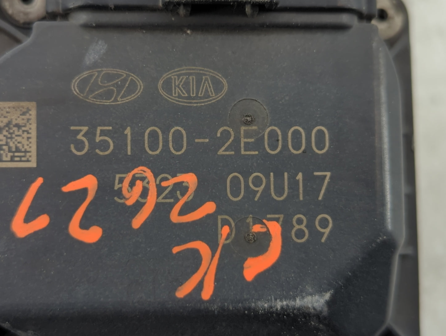 2014-2019 Kia Soul Throttle Body P/N:35100-2E000 Fits Fits 2011 2012 2013 2014 2015 2016 2017 2018 2019 2020 2021 OEM Used A
