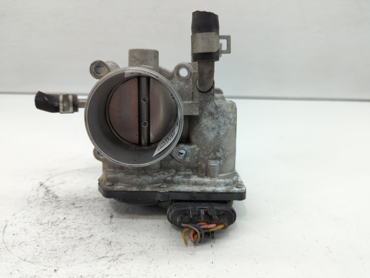 2012-2019 Kia Soul Throttle Body P/N:35100-2B300 Fits Fits 2012 2013 2014 2015 2016 2017 2018 2019 OEM Used Auto Parts - Oem