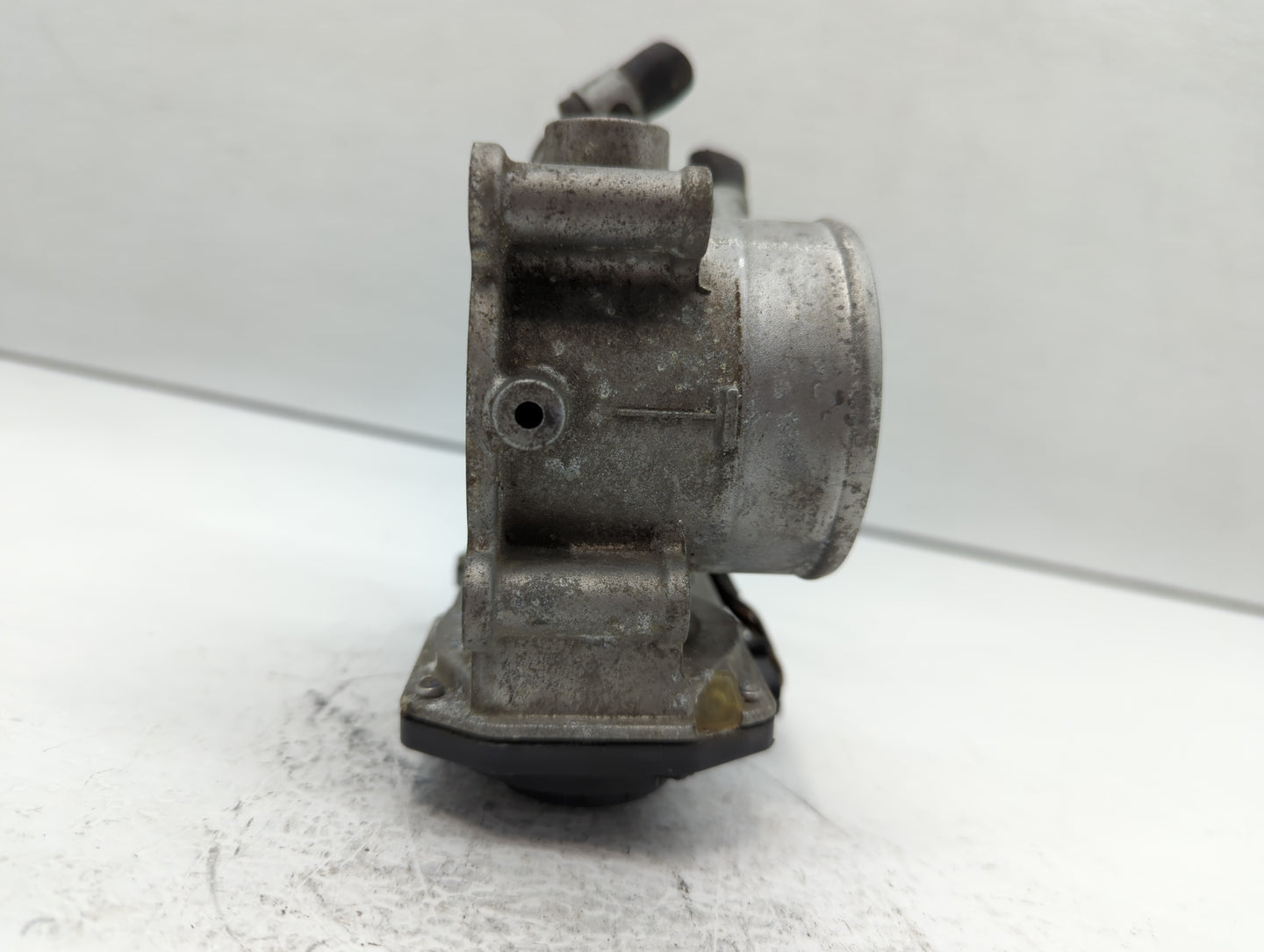 2014-2019 Kia Soul Throttle Body P/N:35100-2E000 Fits Fits 2011 2012 2013 2014 2015 2016 2017 2018 2019 2020 2021 OEM Used A