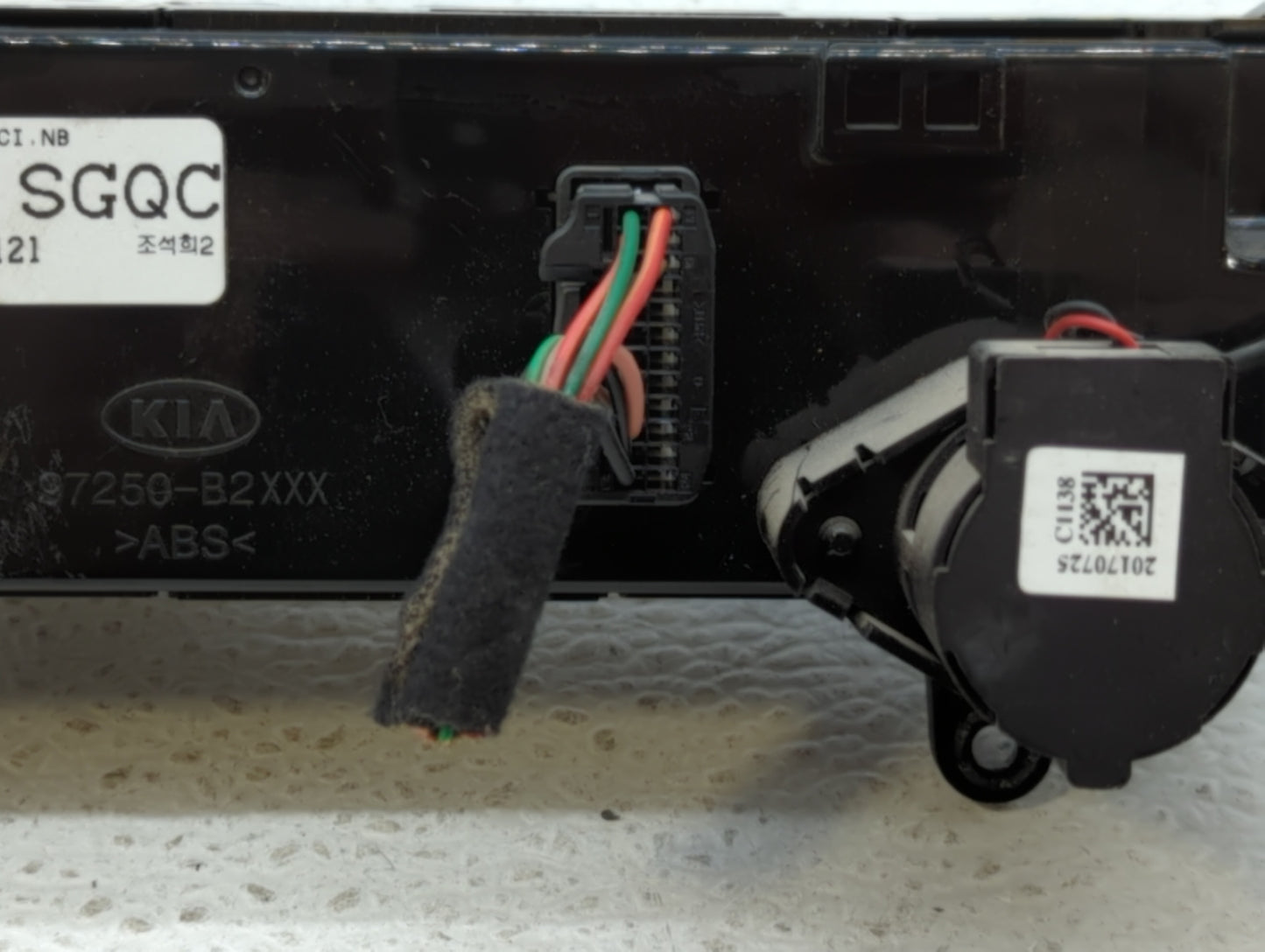 2017-2019 Kia Soul Climate Control Module Temperature AC/Heater Replacement P/N:97250-B2GQ1CA 97250-B2DQ1CA Fits OEM Used Au