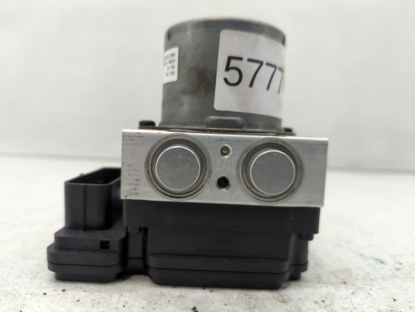 2017-2019 Kia Soul ABS Pump Control Module Replacement P/N:B2589-24540 Fits Fits 2017 2018 2019 OEM Used Auto Parts - Oemuse