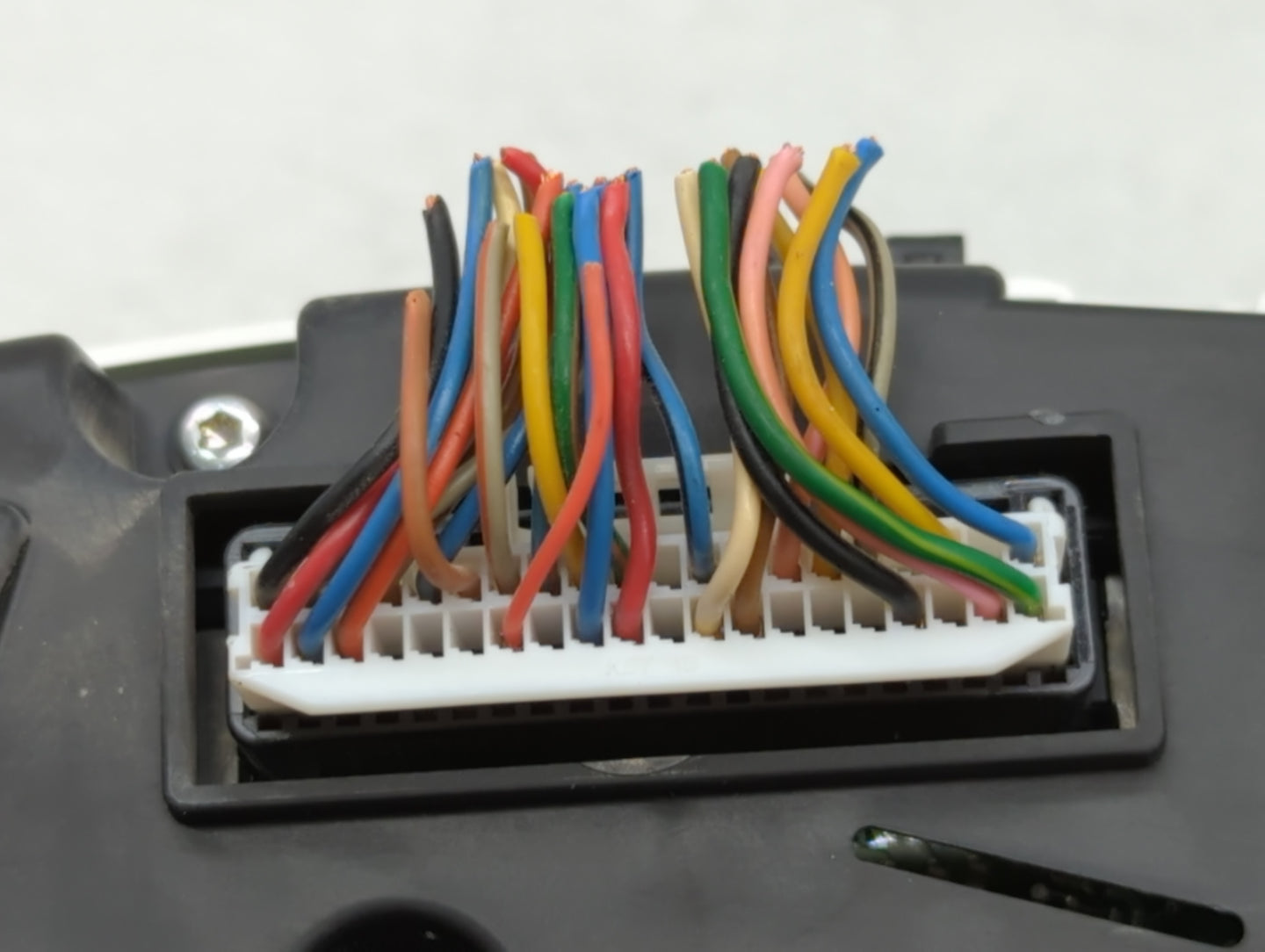 2017-2019 Kia Soul Instrument Cluster Speedometer Gauges P/N:94006-B2720 Fits Fits 2017 2018 2019 OEM Used Auto Parts - Oemu