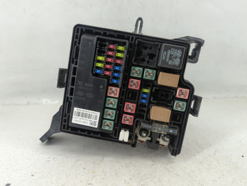 2017-2019 Kia Soul Fusebox Fuse Box Panel Relay Module P/N:91709B2070 Fits Fits 2017 2018 2019 OEM Used Auto Parts