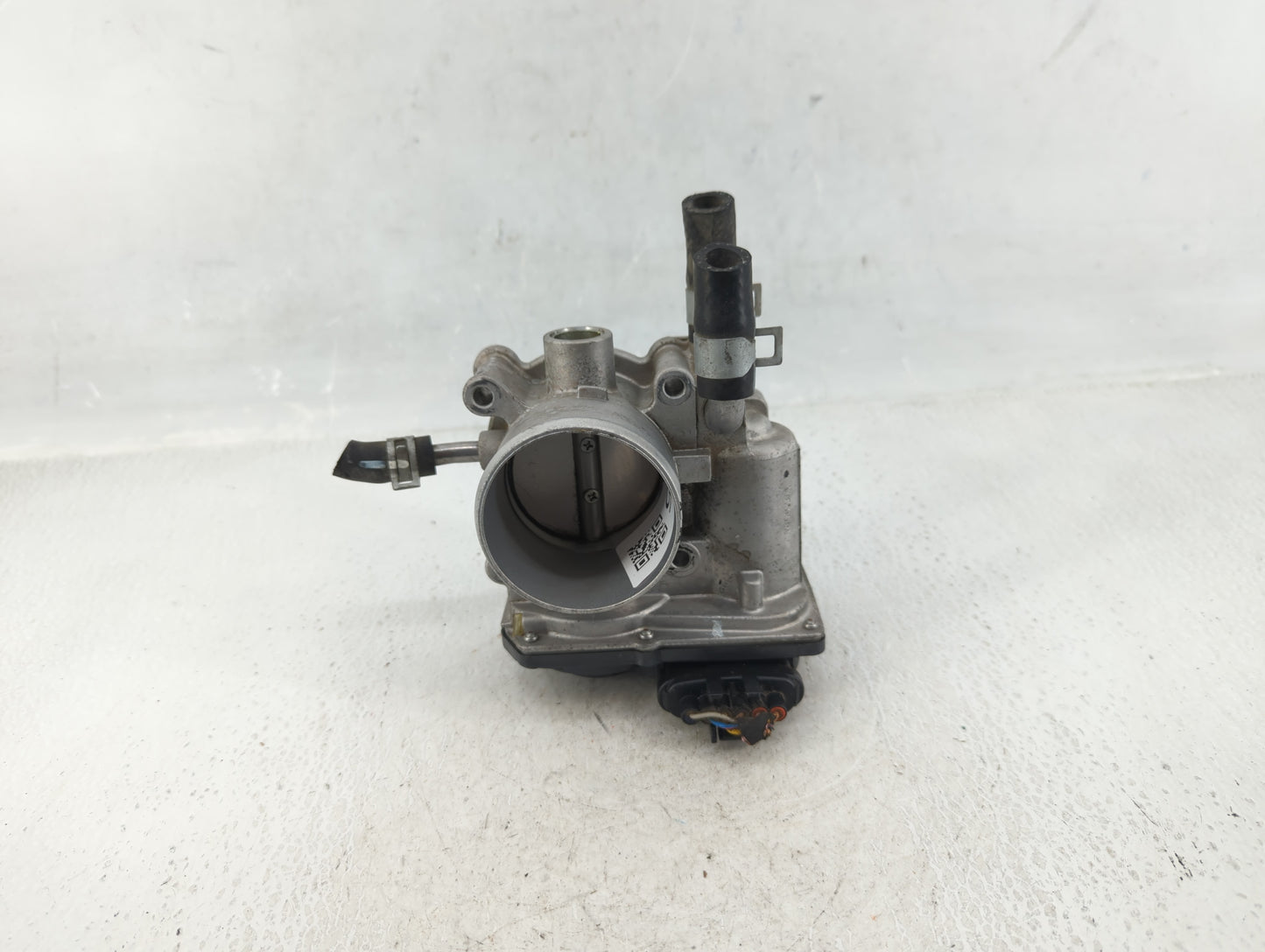 2012-2019 Kia Soul Throttle Body P/N:35100-2B300 Fits Fits 2012 2013 2014 2015 2016 2017 2018 2019 OEM Used Auto Parts - Oem