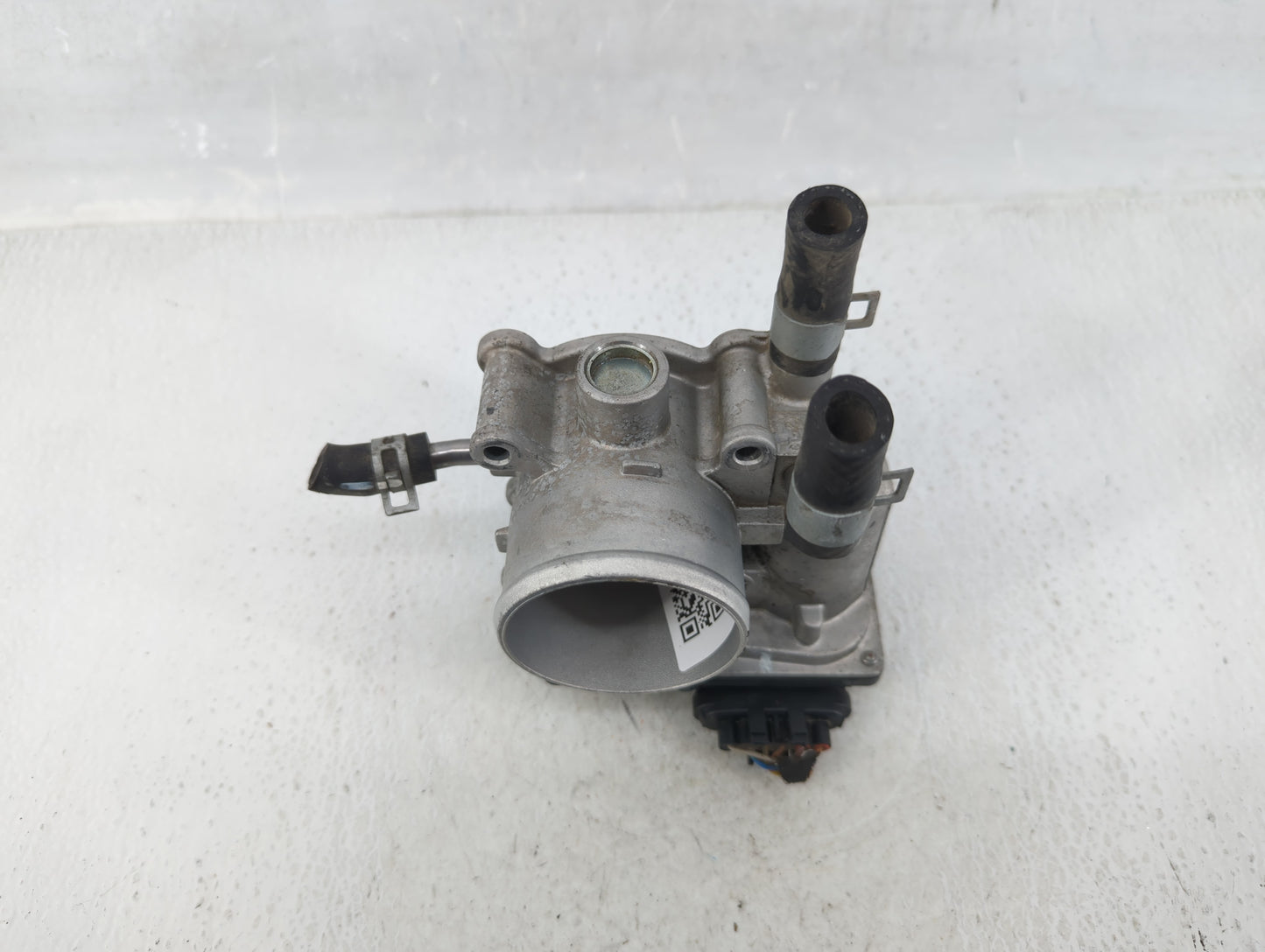 2012-2019 Kia Soul Throttle Body P/N:35100-2B300 Fits Fits 2012 2013 2014 2015 2016 2017 2018 2019 OEM Used Auto Parts - Oem