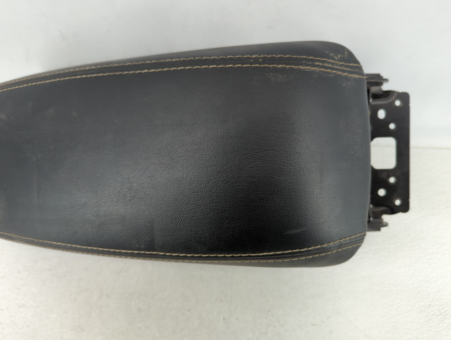 2018 Kia Soul Center Console Armrest Cover Lid Black - Oemusedautoparts1.com