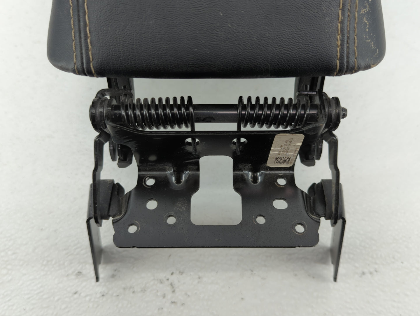 2018 Kia Soul Center Console Armrest Cover Lid Black - Oemusedautoparts1.com