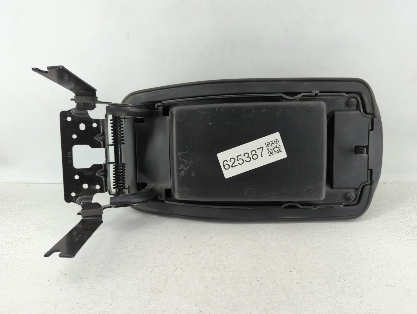 2018 Kia Soul Center Console Armrest Cover Lid Black - Oemusedautoparts1.com