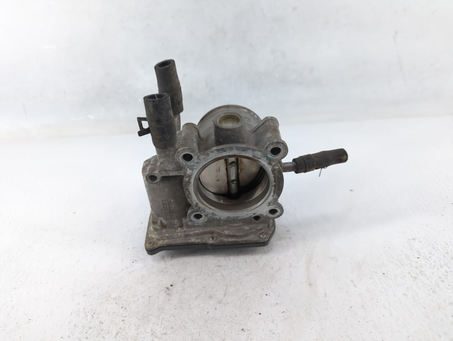 2012-2019 Kia Soul Throttle Body P/N:35100-2B300 Fits Fits 2012 2013 2014 2015 2016 2017 2018 2019 OEM Used Auto Parts - Oem