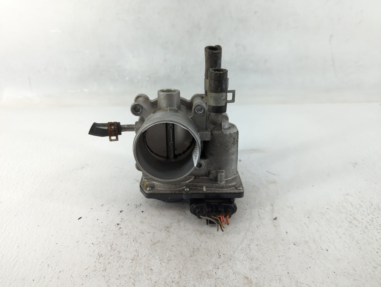 2014-2019 Kia Soul Throttle Body P/N:35100-2B300 Fits Fits 2011 2012 2013 2014 2015 2016 2017 2018 2019 2020 2021 OEM Used A