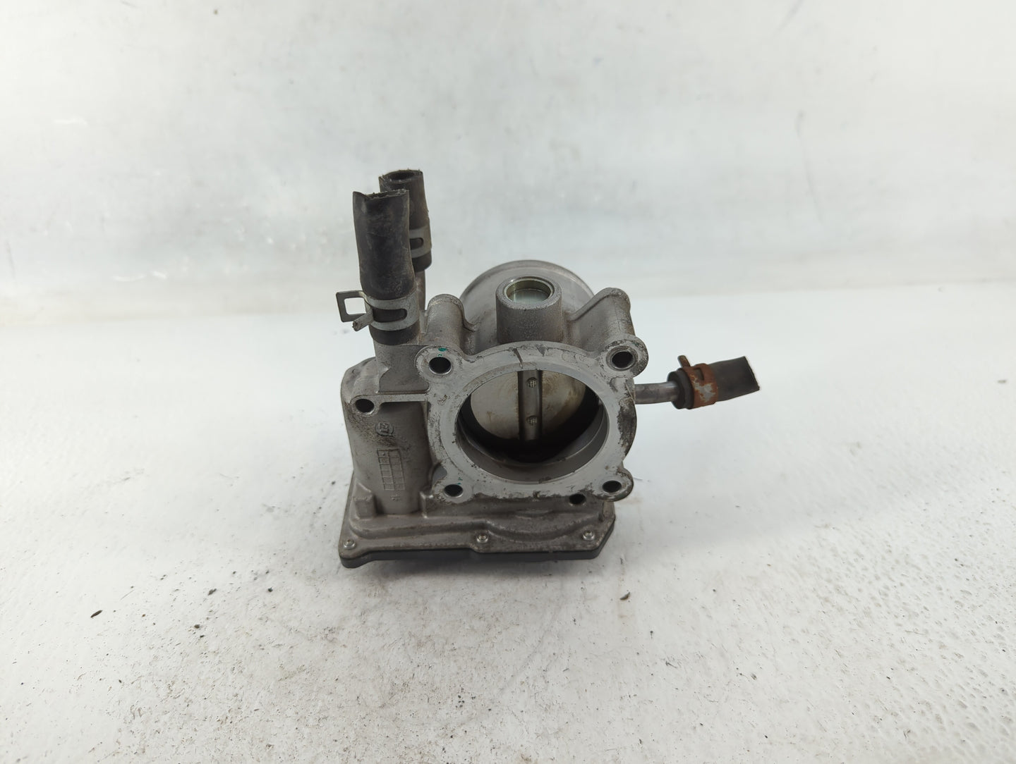 2014-2019 Kia Soul Throttle Body P/N:35100-2B300 Fits Fits 2011 2012 2013 2014 2015 2016 2017 2018 2019 2020 2021 OEM Used A