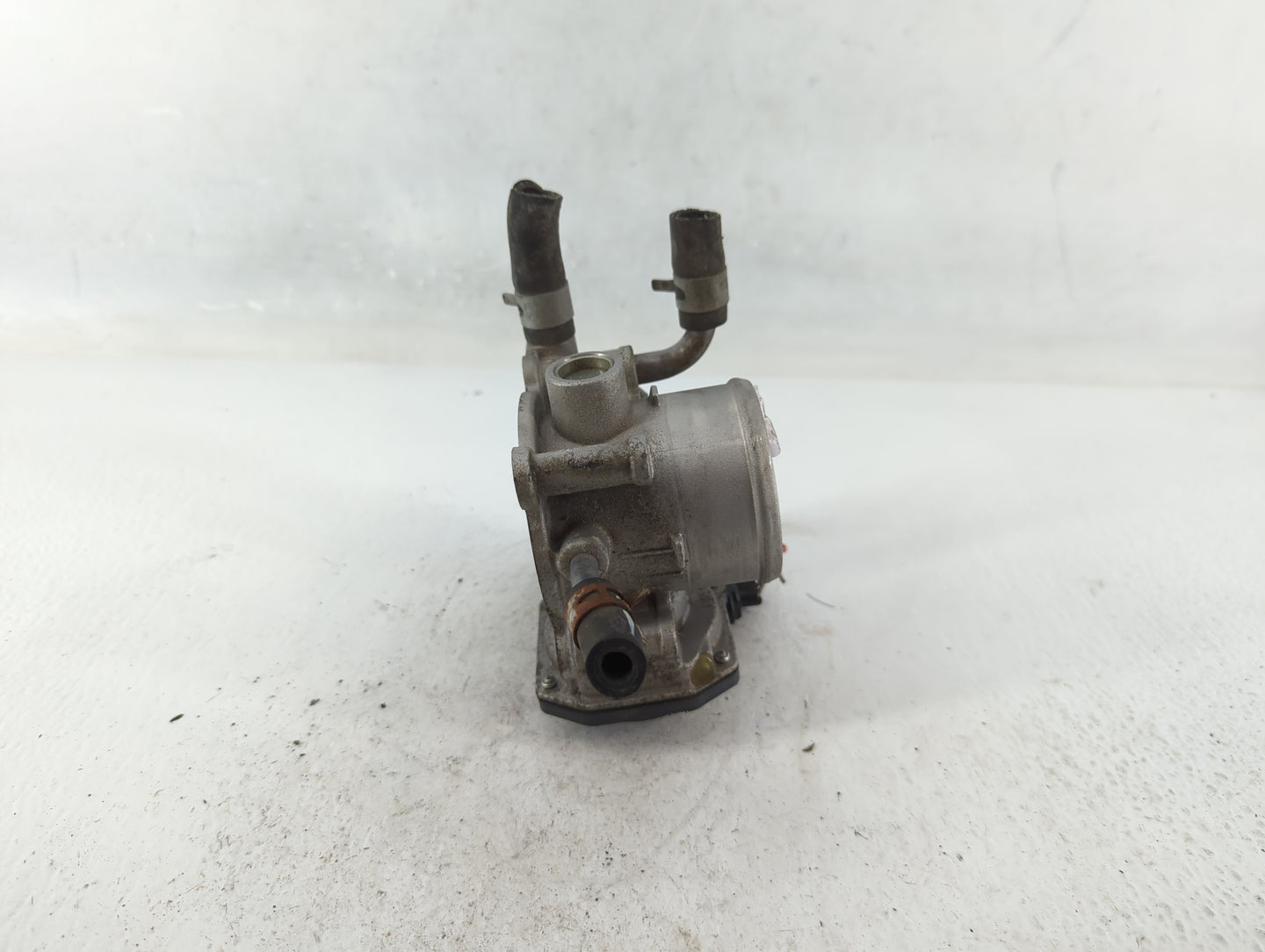 2014-2019 Kia Soul Throttle Body P/N:35100-2B300 Fits Fits 2011 2012 2013 2014 2015 2016 2017 2018 2019 2020 2021 OEM Used A