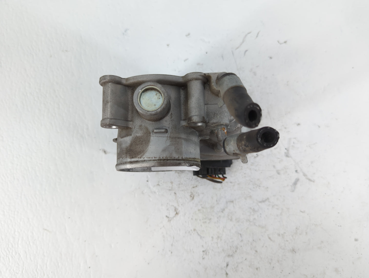 2014-2019 Kia Soul Throttle Body P/N:35100-2E000 Fits Fits 2011 2012 2013 2014 2015 2016 2017 2018 2019 2020 2021 OEM Used A