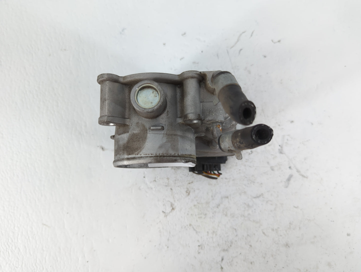 2014-2019 Kia Soul Throttle Body P/N:35100-2E000 Fits Fits 2011 2012 2013 2014 2015 2016 2017 2018 2019 2020 2021 OEM Used A
