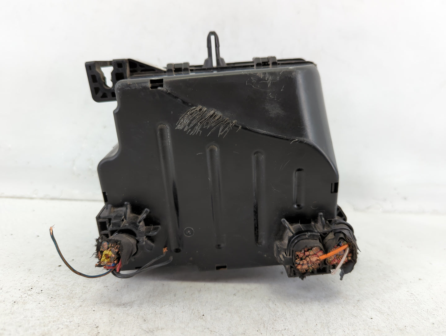 2017-2019 Kia Soul Fusebox Fuse Box Panel Relay Module P/N:91302B2060 Fits Fits 2017 2018 2019 OEM Used Auto Parts - Oemused