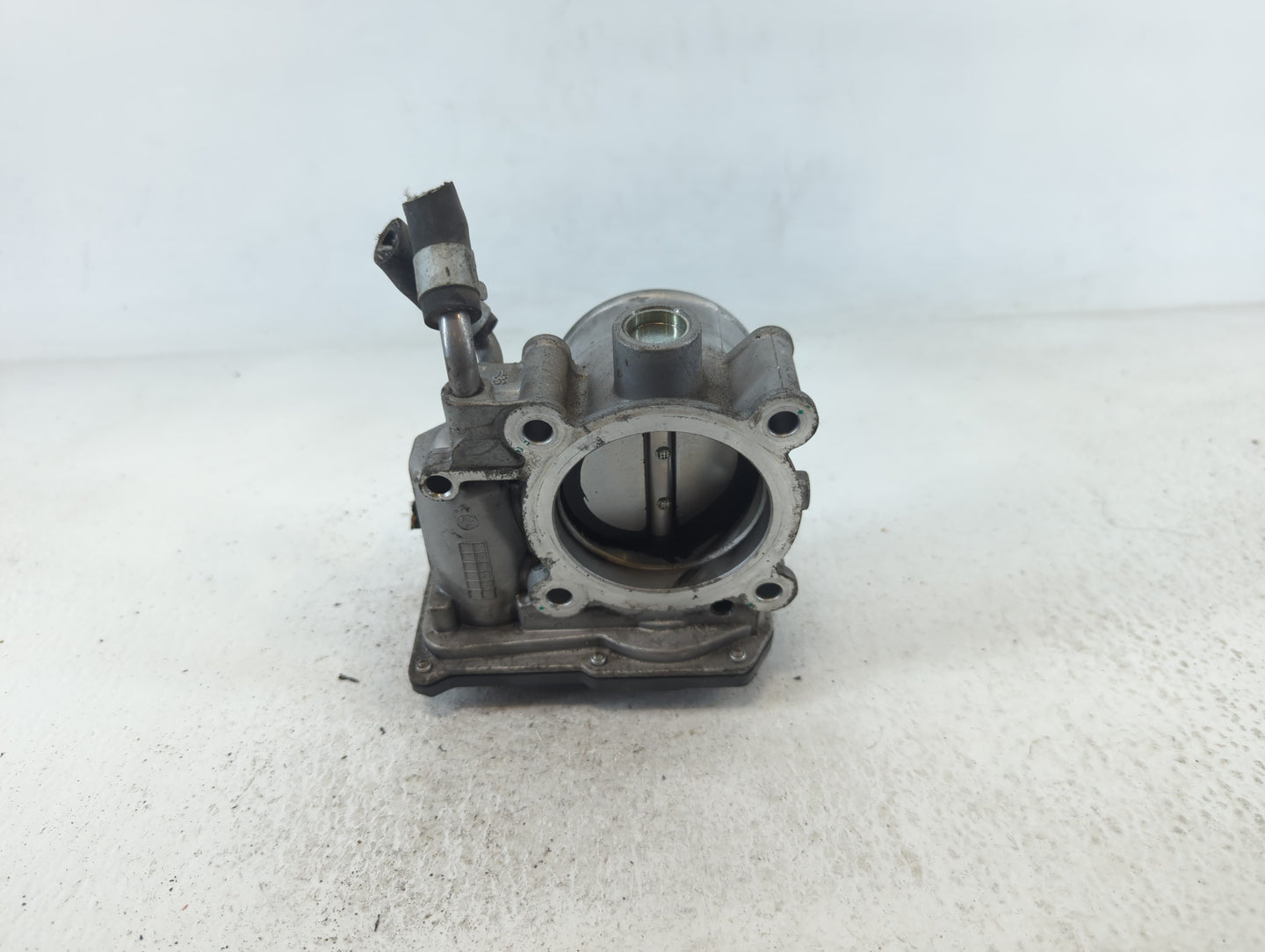 2014-2019 Kia Soul Throttle Body P/N:35100-2E000 Fits Fits 2011 2012 2013 2014 2015 2016 2017 2018 2019 2020 2021 OEM Used A