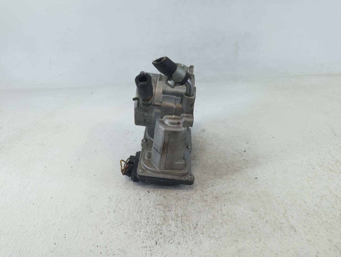 2014-2019 Kia Soul Throttle Body P/N:5323 04U14 35100-2E000 Fits Fits 2011 2012 2013 2014 2015 2016 2017 2018 2019 2020 2021