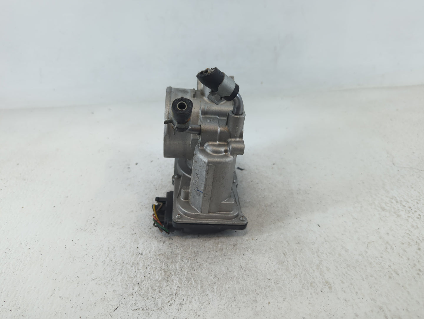 2014-2019 Kia Soul Throttle Body P/N:35100-2E000 Fits Fits 2011 2012 2013 2014 2015 2016 2017 2018 2019 2020 2021 OEM Used A