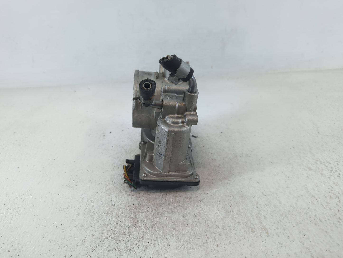 2014-2019 Kia Soul Throttle Body P/N:35100-2E000 Fits Fits 2011 2012 2013 2014 2015 2016 2017 2018 2019 2020 2021 OEM Used A
