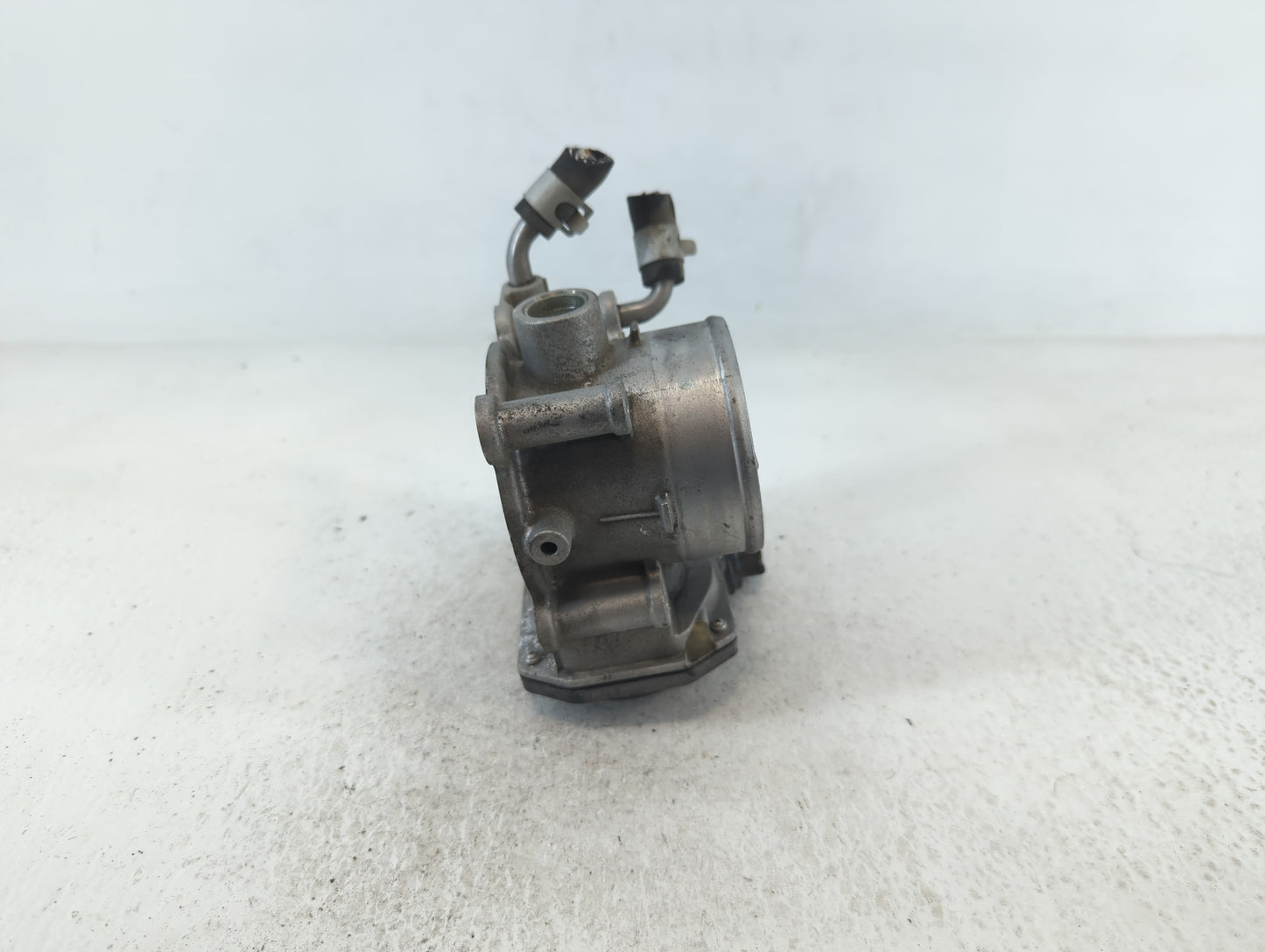 2014-2019 Kia Soul Throttle Body P/N:35100-2E000 Fits Fits 2011 2012 2013 2014 2015 2016 2017 2018 2019 2020 2021 OEM Used A