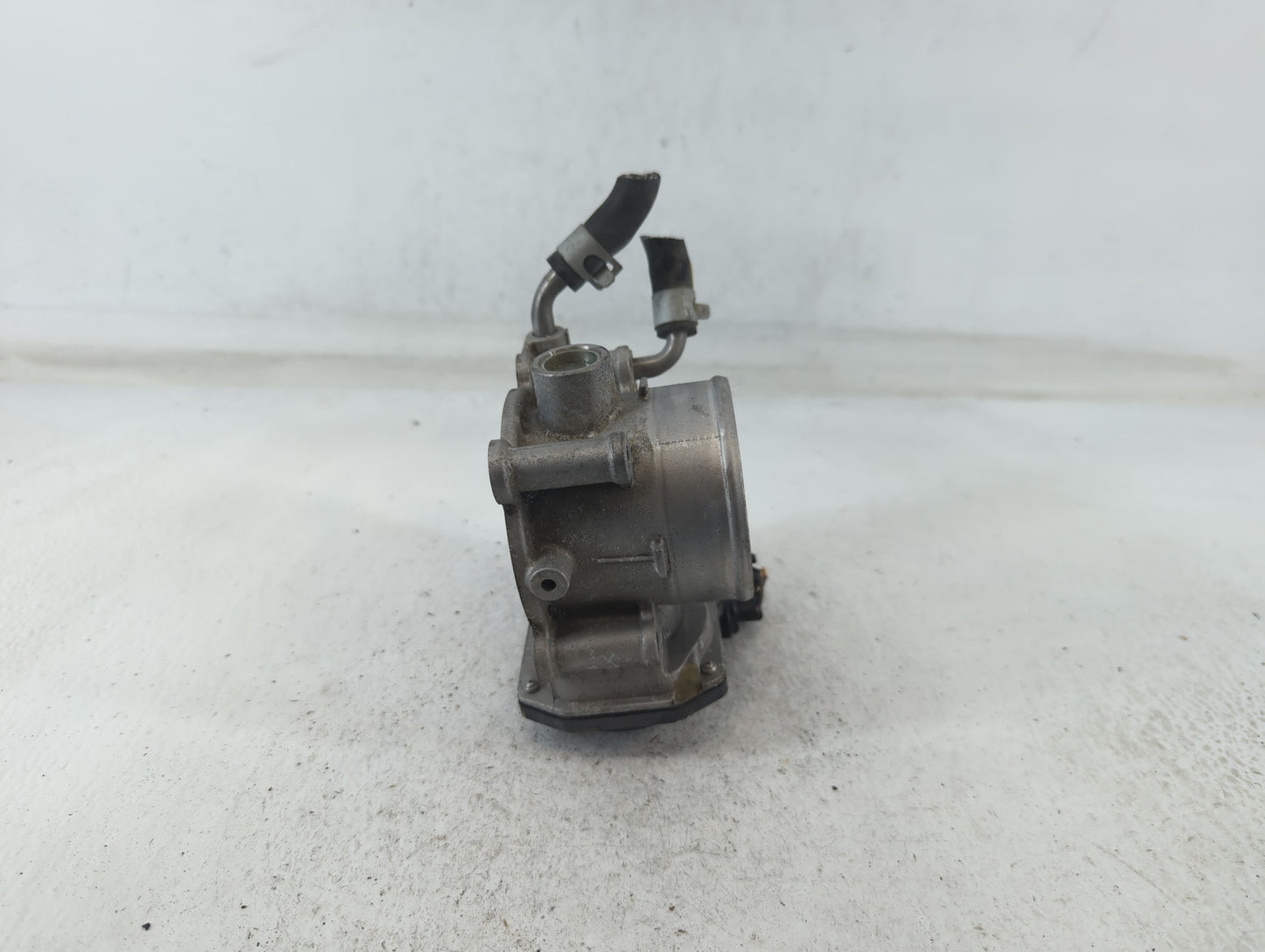 2014-2019 Kia Soul Throttle Body P/N:35100-2E000 Fits Fits 2011 2012 2013 2014 2015 2016 2017 2018 2019 2020 2021 OEM Used A