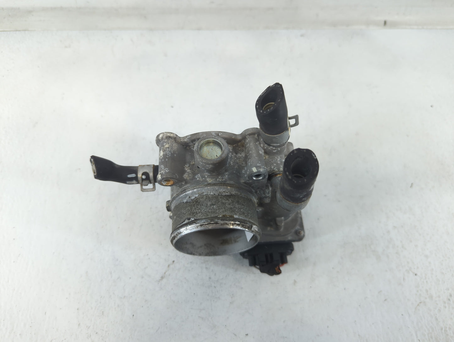 2017-2021 Kia Soul Throttle Body P/N:35100-2B340 Fits Fits 2015 2016 2017 2018 2019 2020 2021 2022 OEM Used Auto Parts - Oem