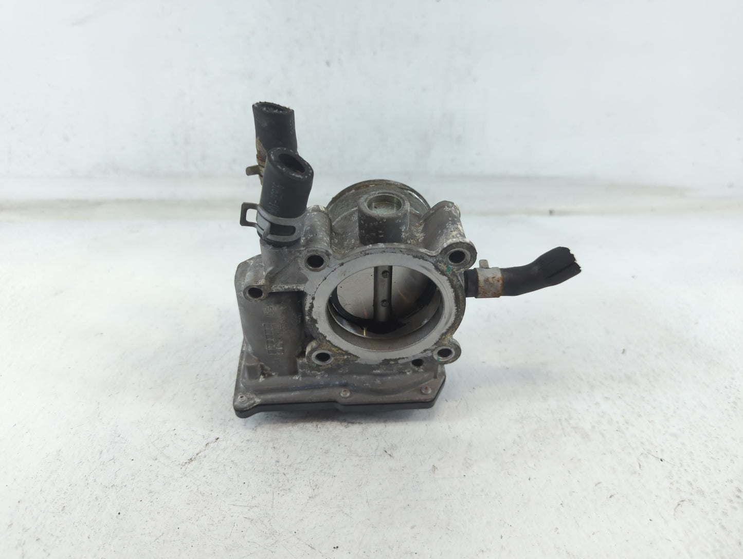 2017-2021 Kia Soul Throttle Body P/N:35100-2B340 Fits Fits 2015 2016 2017 2018 2019 2020 2021 2022 OEM Used Auto Parts - Oem