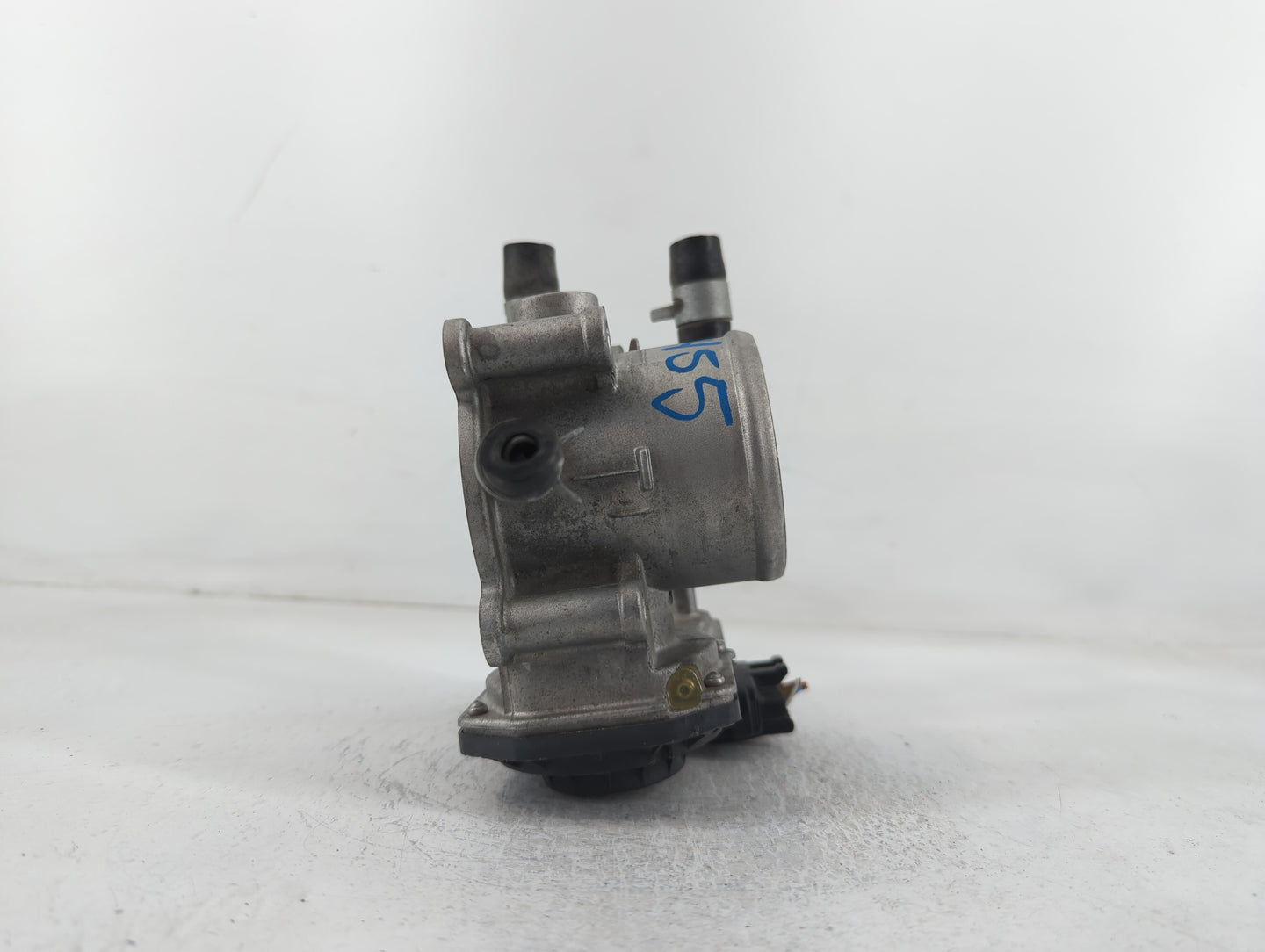 2012-2019 Kia Soul Throttle Body P/N:35100-2B300 Fits Fits 2012 2013 2014 2015 2016 2017 2018 2019 OEM Used Auto Parts - Oem