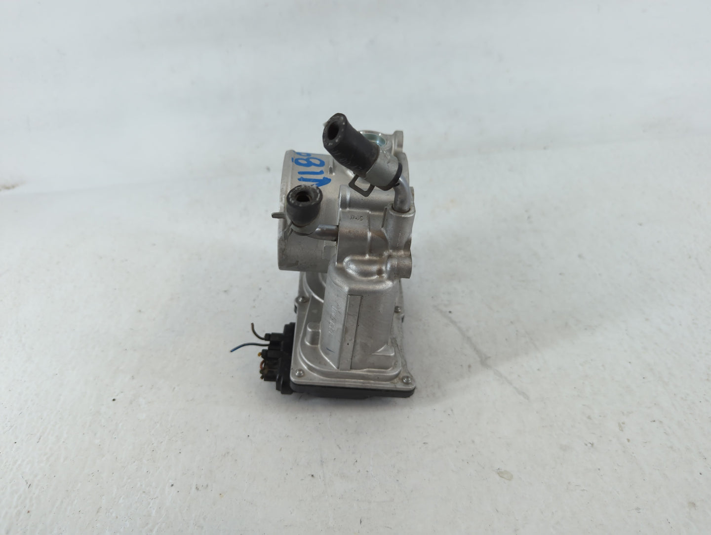 2014-2019 Kia Soul Throttle Body P/N:35100-2E000 Fits Fits 2011 2012 2013 2014 2015 2016 2017 2018 2019 2020 2021 OEM Used A