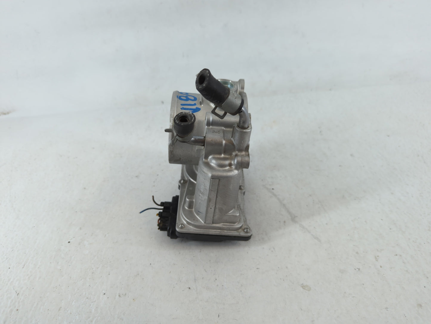 2014-2019 Kia Soul Throttle Body P/N:35100-2E000 Fits Fits 2011 2012 2013 2014 2015 2016 2017 2018 2019 2020 2021 OEM Used A