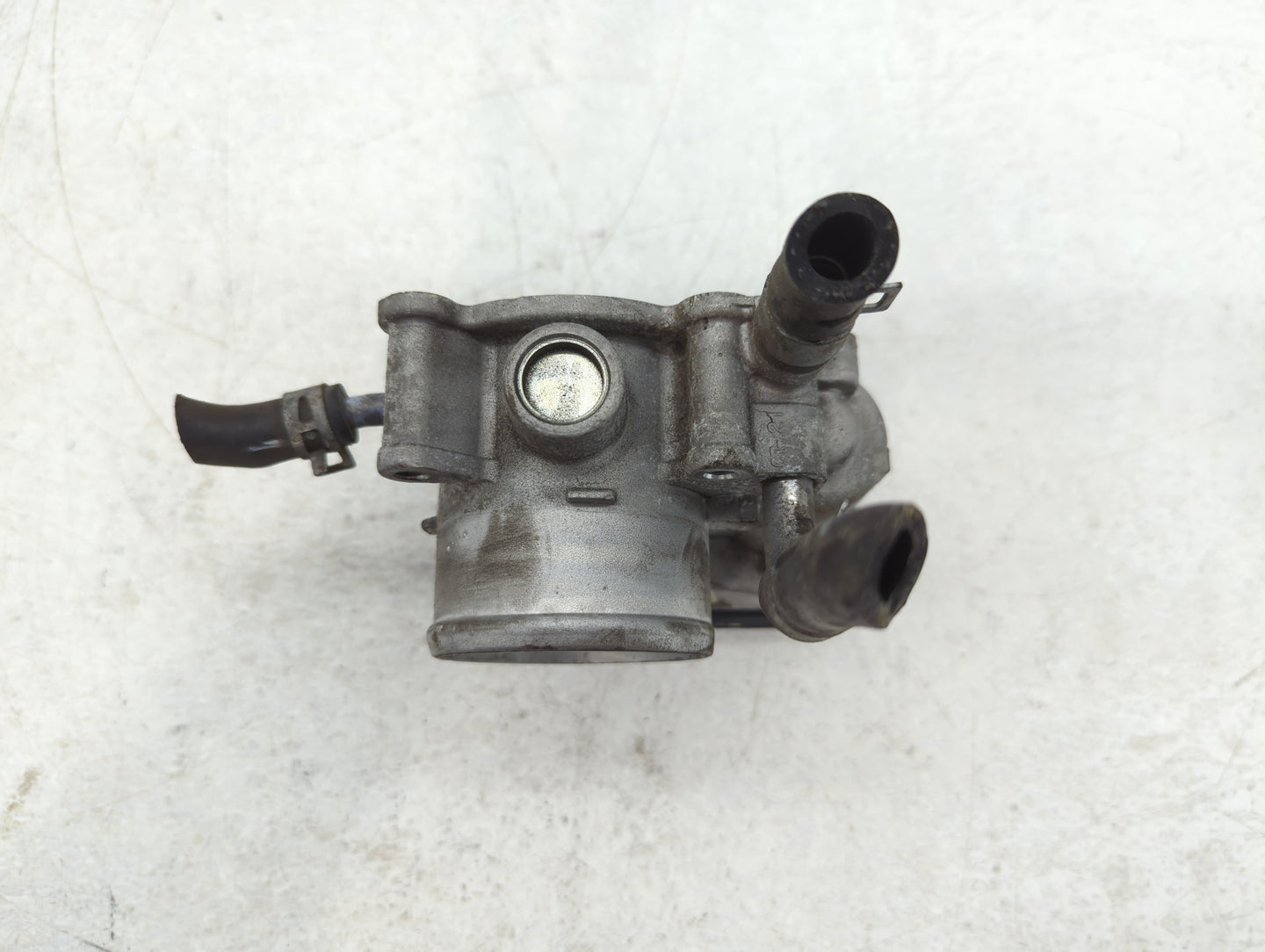 2012-2019 Kia Soul Throttle Body P/N:35100-2B300 Fits Fits 2012 2013 2014 2015 2016 2017 2018 2019 OEM Used Auto Parts - Oem