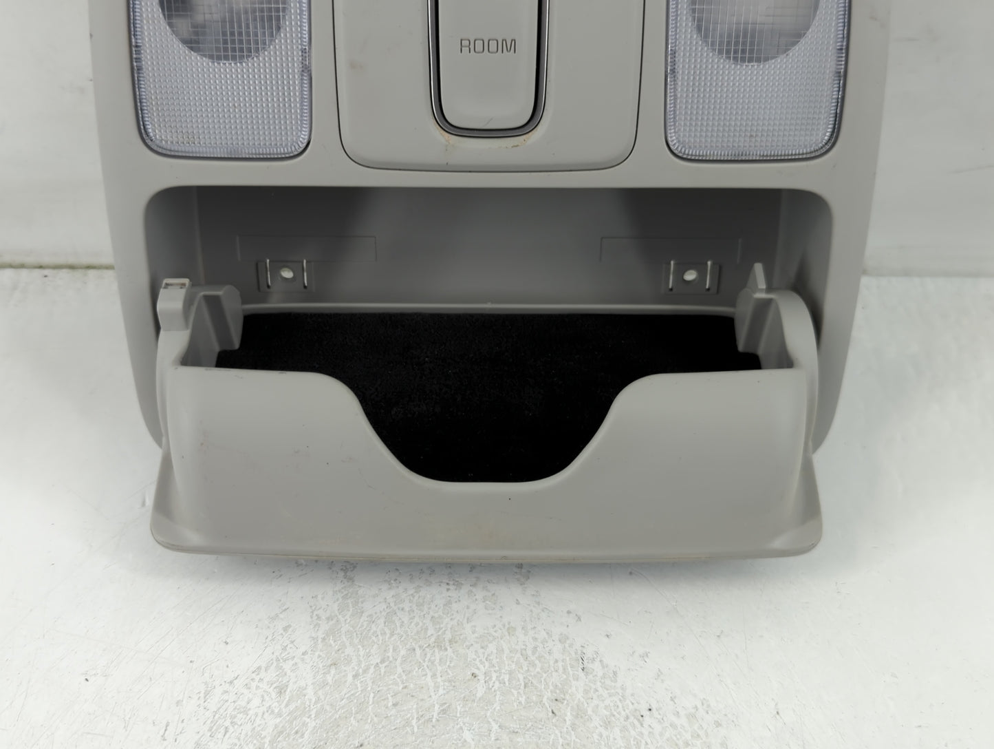 2014-2019 Kia Soul Overhead Roof Console 838599 - Oemusedautoparts1.com