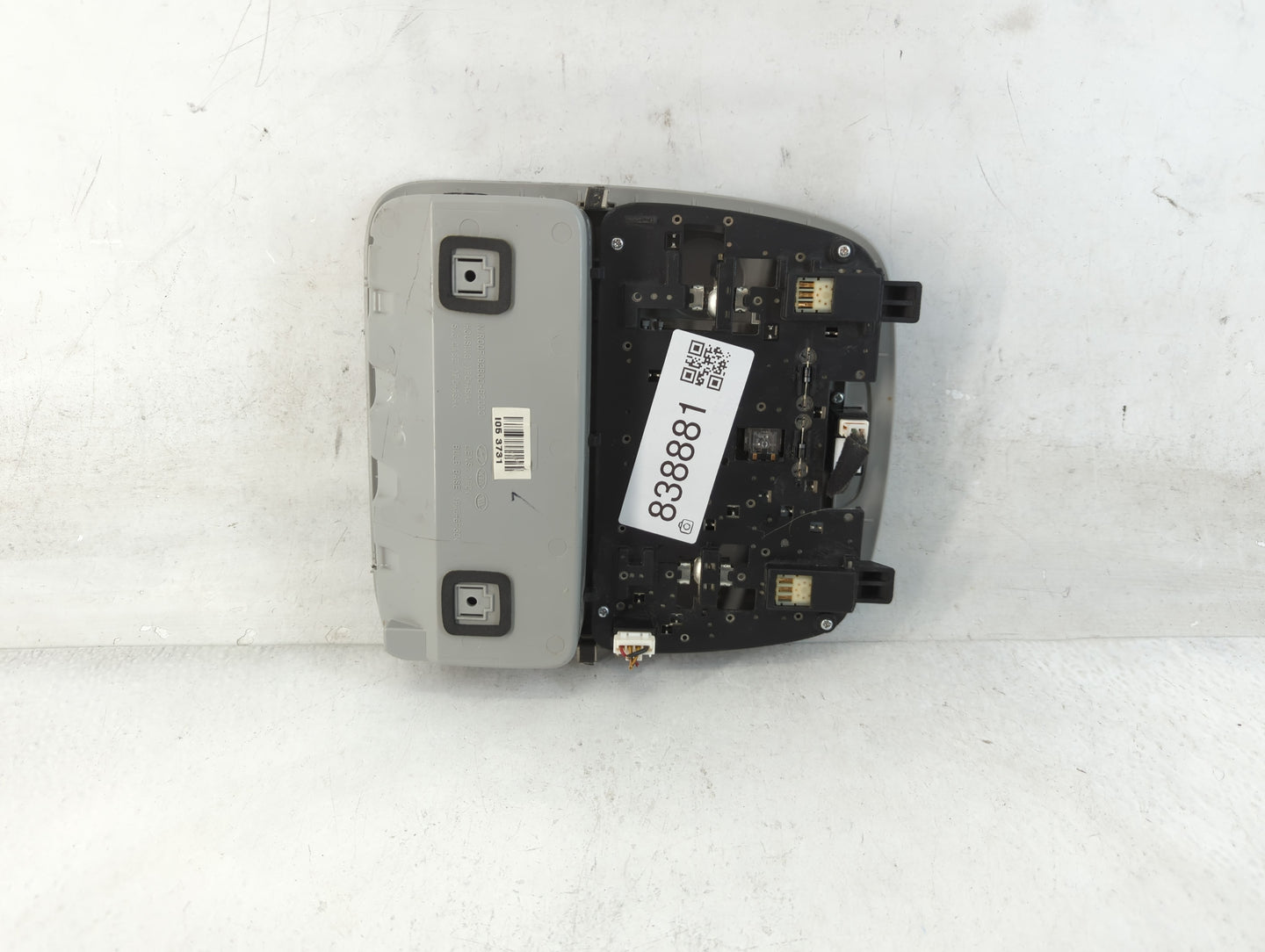 2014-2019 Kia Soul Overhead Roof Console 838881 - Oemusedautoparts1.com
