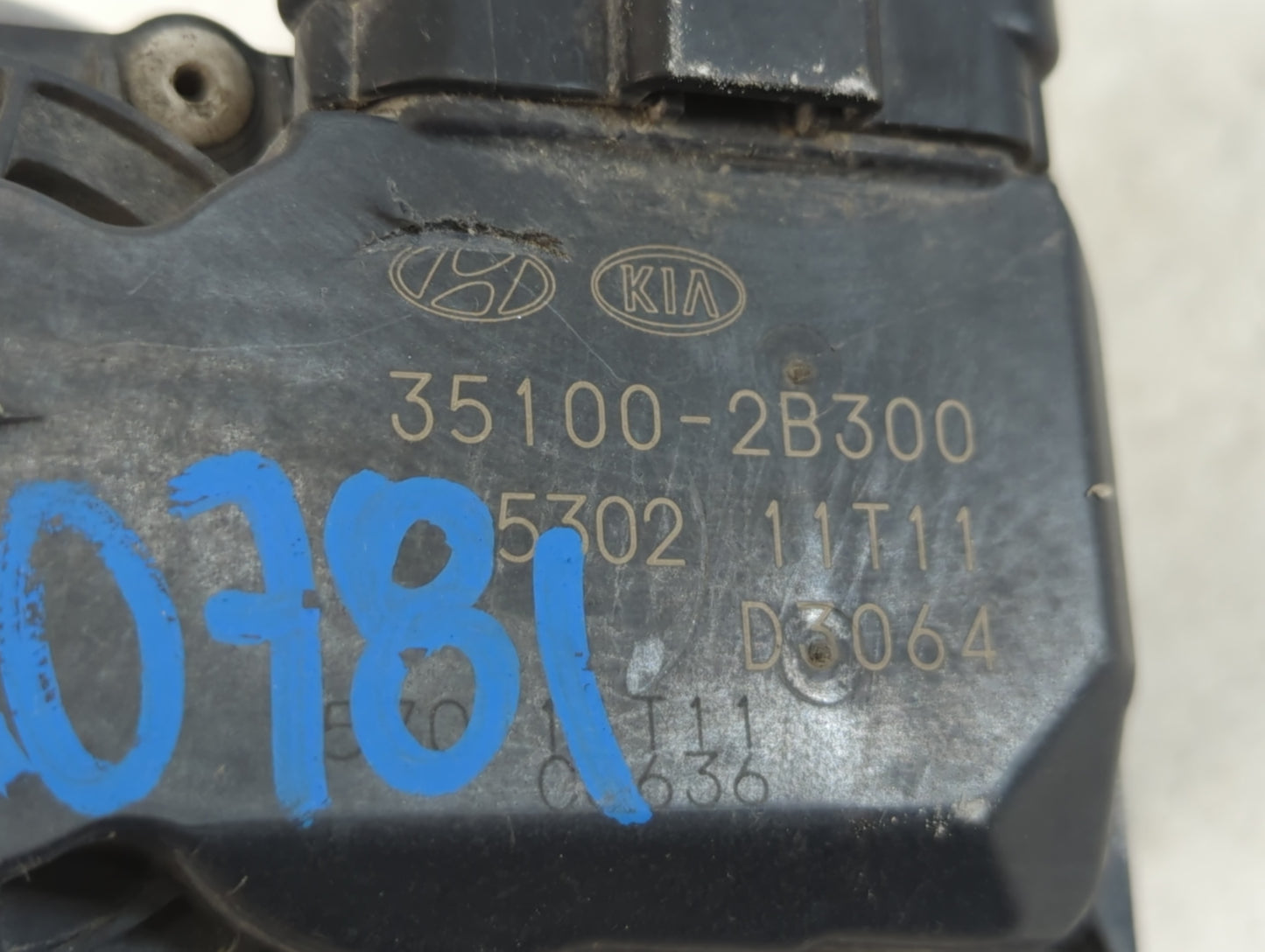 2012-2019 Kia Soul Throttle Body P/N:35100-2B300 Fits Fits 2012 2013 2014 2015 2016 2017 2018 2019 OEM Used Auto Parts - Oem
