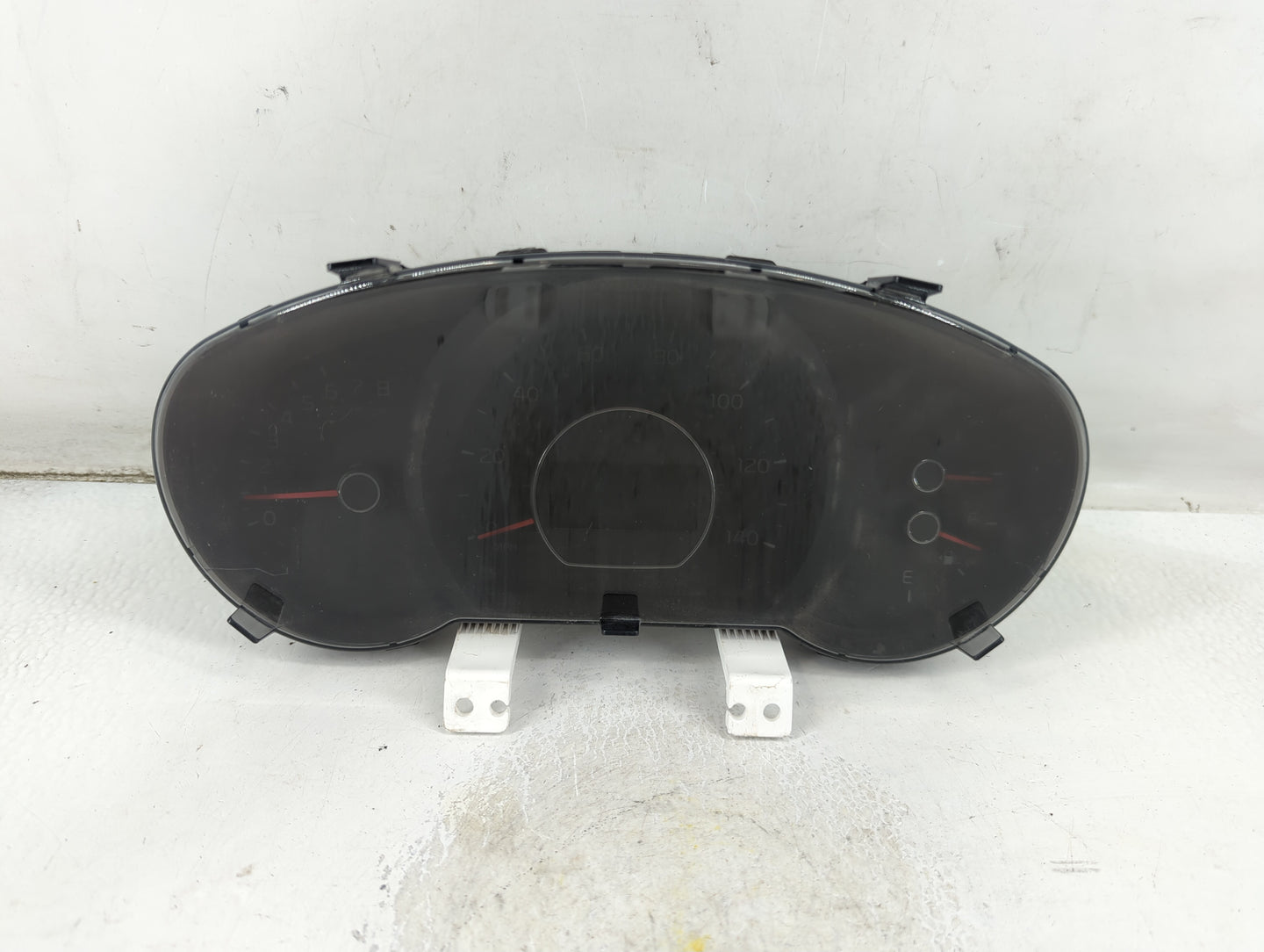 2018-2019 Kia Soul Instrument Cluster Speedometer Gauges P/N:94006-B2720 Fits Fits 2018 2019 OEM Used Auto Parts - Oemusedau