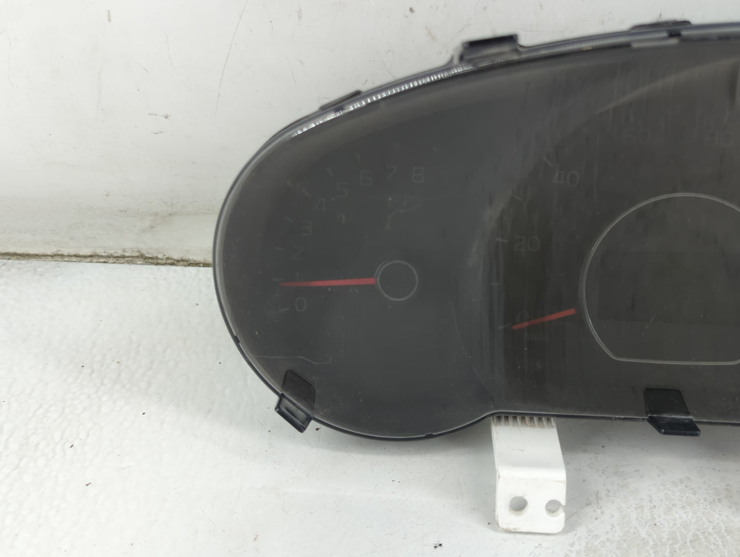 2018-2019 Kia Soul Instrument Cluster Speedometer Gauges P/N:94006-B2720 Fits Fits 2018 2019 OEM Used Auto Parts - Oemusedau