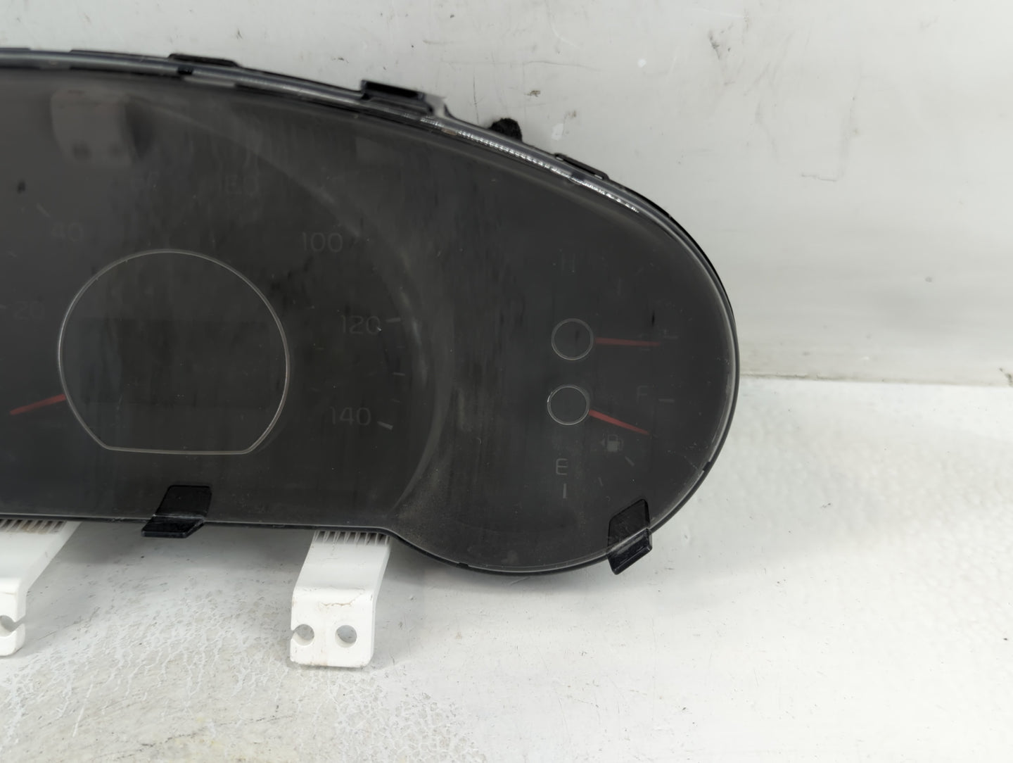 2018-2019 Kia Soul Instrument Cluster Speedometer Gauges P/N:94006-B2720 Fits Fits 2018 2019 OEM Used Auto Parts - Oemusedau