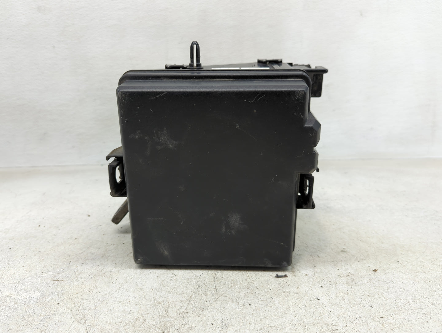 2017-2019 Kia Sportage Fusebox Fuse Box Panel Relay Module P/N:91950-D9BD0 Fits Fits 2017 2018 2019 OEM Used Auto Parts - Oe