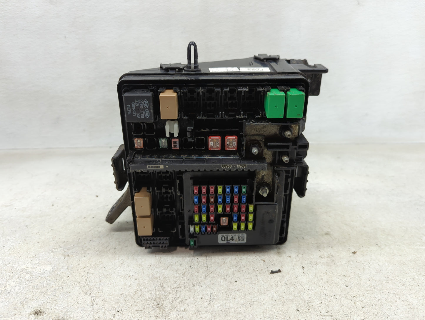 2017-2019 Kia Sportage Fusebox Fuse Box Panel Relay Module P/N:91950-D9BD0 Fits Fits 2017 2018 2019 OEM Used Auto Parts - Oe