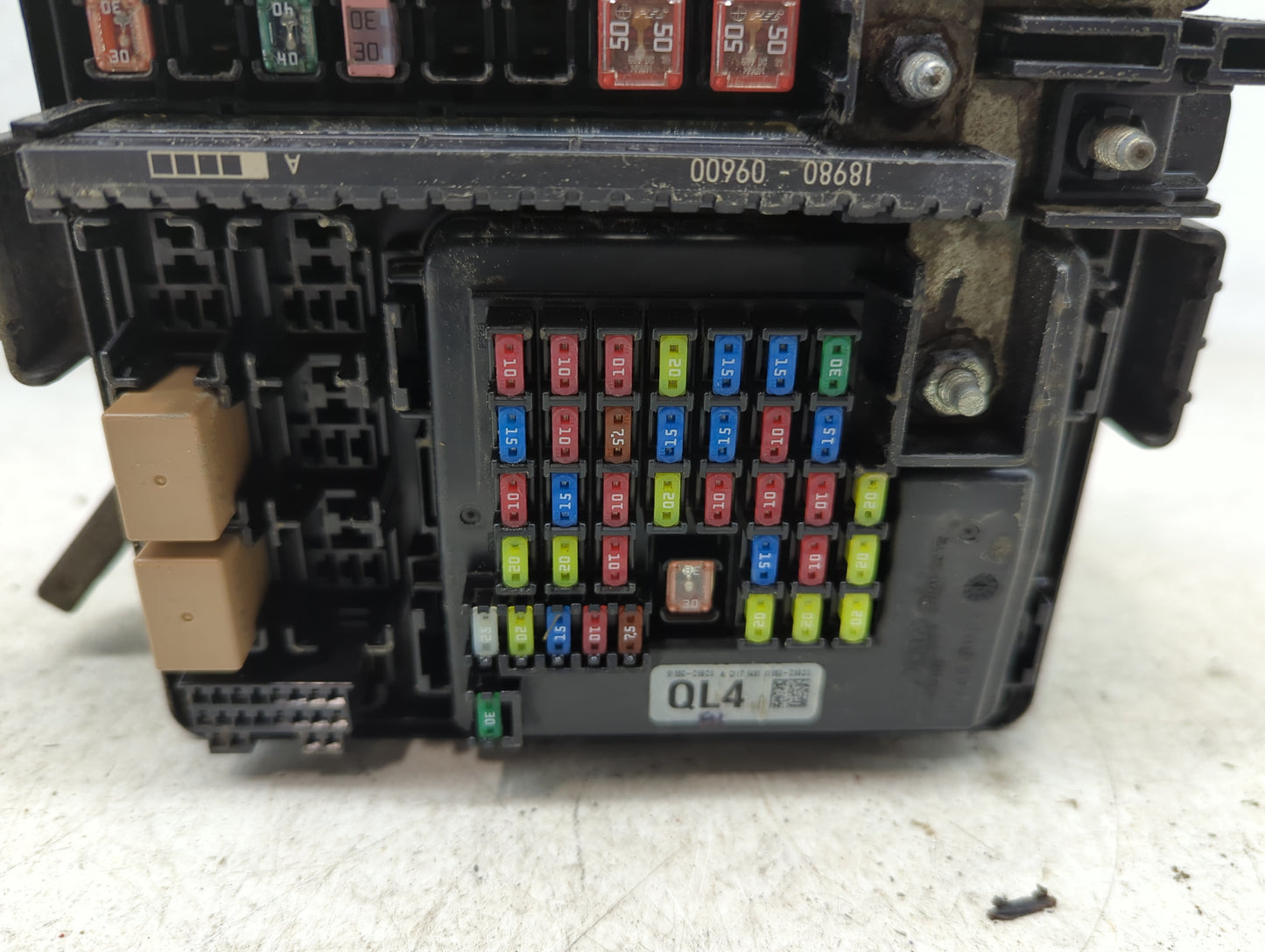 2017-2019 Kia Sportage Fusebox Fuse Box Panel Relay Module P/N:91950-D9BD0 Fits Fits 2017 2018 2019 OEM Used Auto Parts - Oe
