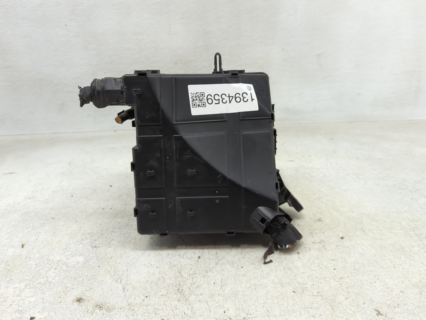 2017-2019 Kia Sportage Fusebox Fuse Box Panel Relay Module P/N:91950-D9BD0 Fits Fits 2017 2018 2019 OEM Used Auto Parts - Oe