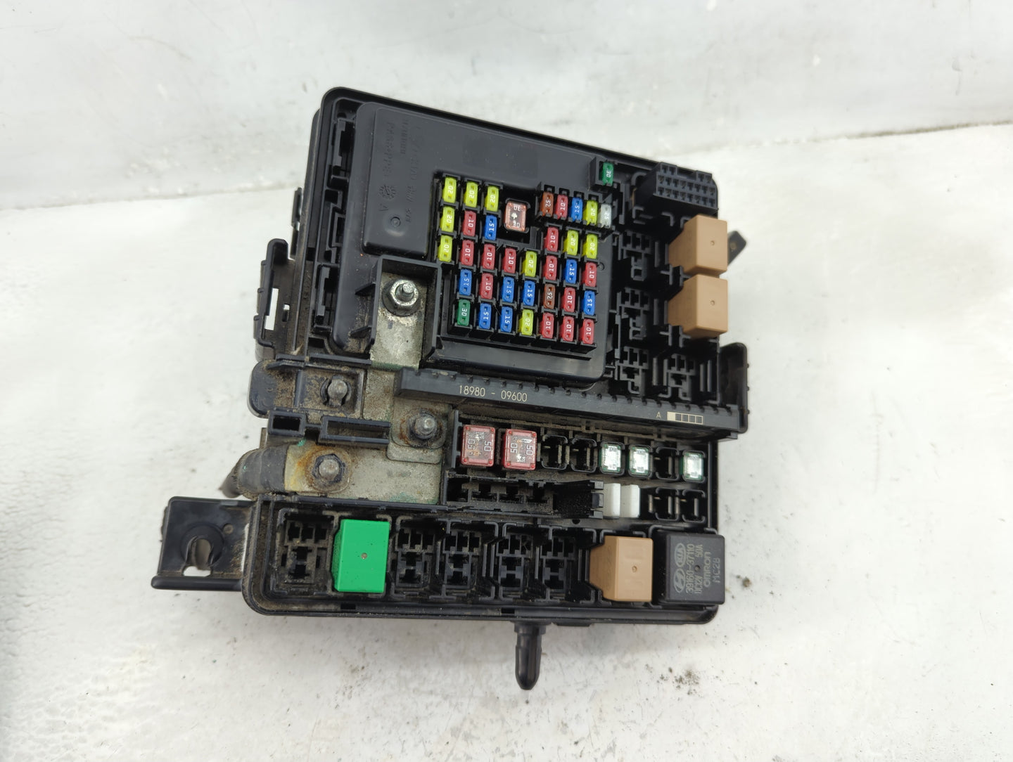2017-2019 Kia Sportage Fusebox Fuse Box Panel Relay Module P/N:91950-D9BC0 Fits Fits 2017 2018 2019 OEM Used Auto Parts - Oe