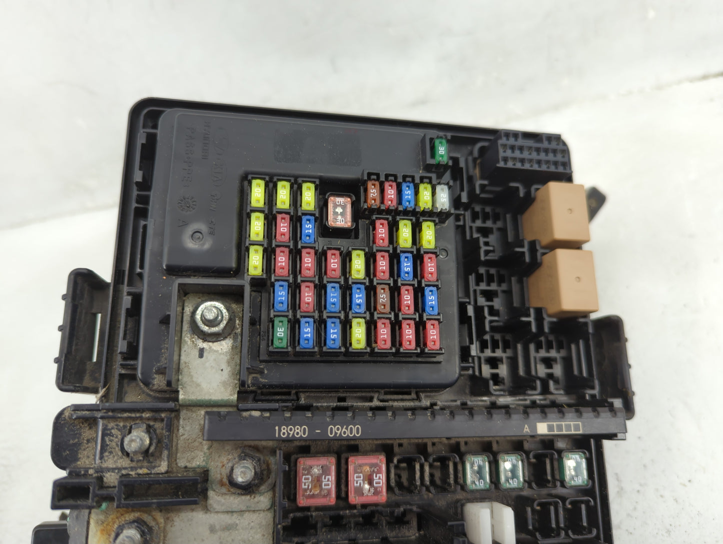 2017-2019 Kia Sportage Fusebox Fuse Box Panel Relay Module P/N:91950-D9BC0 Fits Fits 2017 2018 2019 OEM Used Auto Parts - Oe