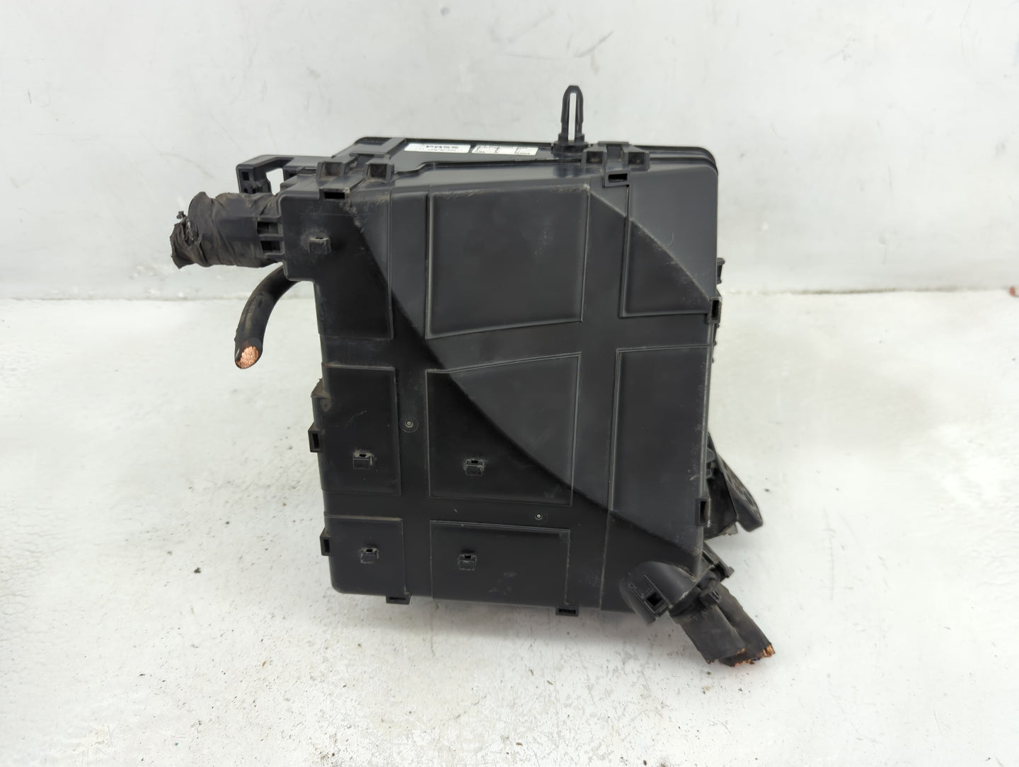 2017-2019 Kia Sportage Fusebox Fuse Box Panel Relay Module P/N:91950-D9BC0 Fits Fits 2017 2018 2019 OEM Used Auto Parts - Oe