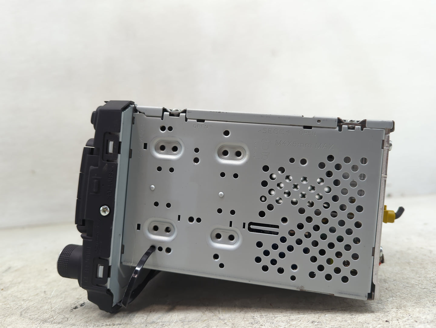 2017-2019 Kia Sportage Radio AM FM Cd Player Receiver Replacement P/N:96180-D9410WK Fits Fits 2017 2018 2019 OEM Used Auto P
