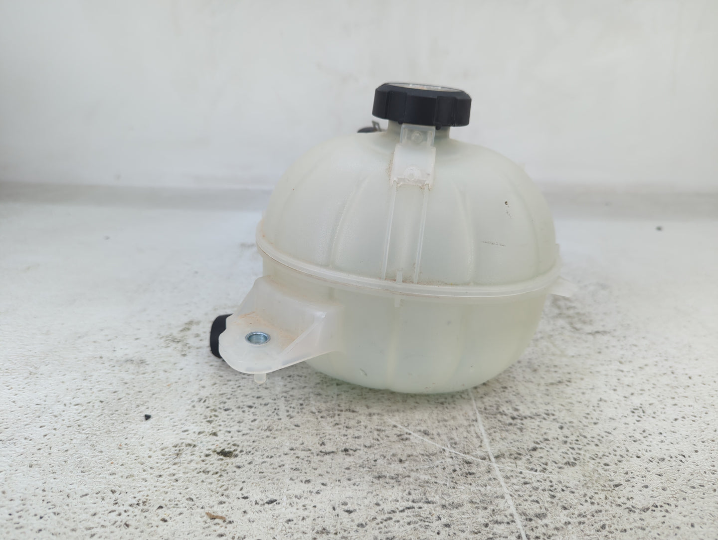 2017-2021 Kia Sportage Radiator Coolant Overflow Expansion Tank Bottle 1432392 - Oemusedautoparts1.com