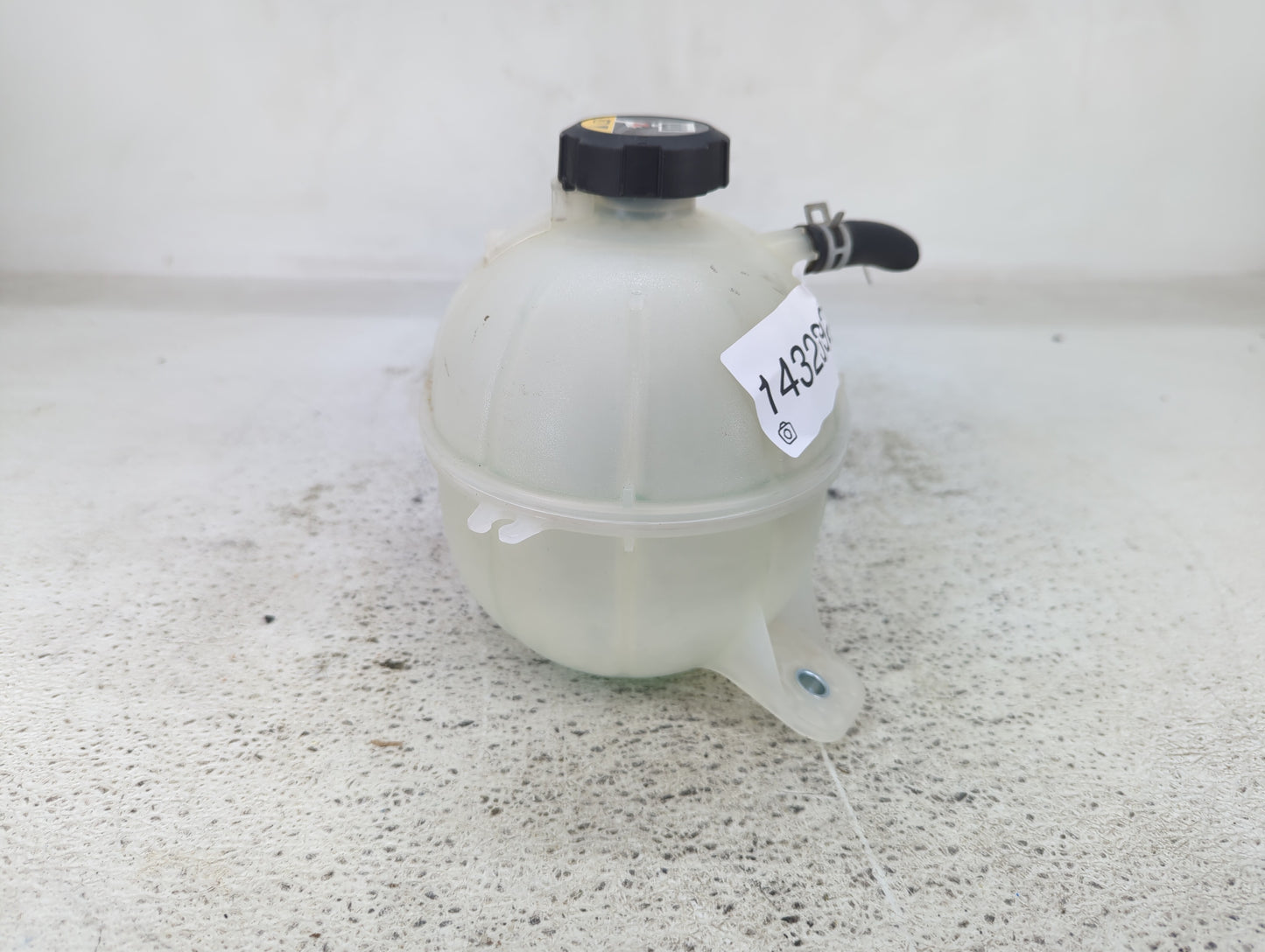2017-2021 Kia Sportage Radiator Coolant Overflow Expansion Tank Bottle 1432392 - Oemusedautoparts1.com