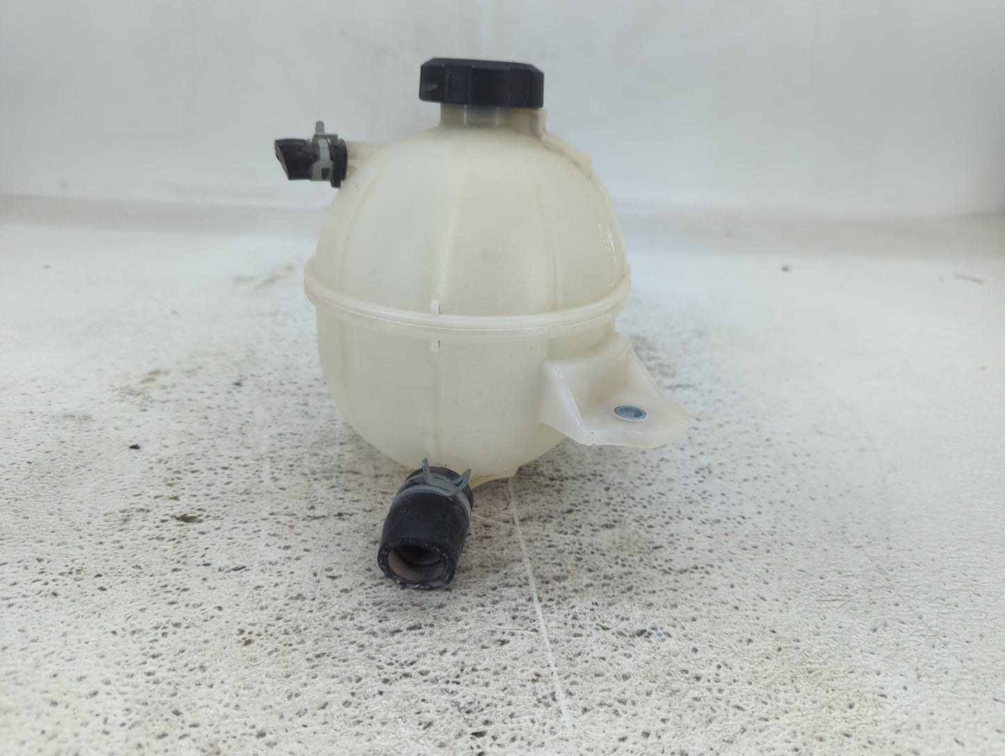2017-2021 Kia Sportage Radiator Coolant Overflow Expansion Tank Bottle - Oemusedautoparts1.com