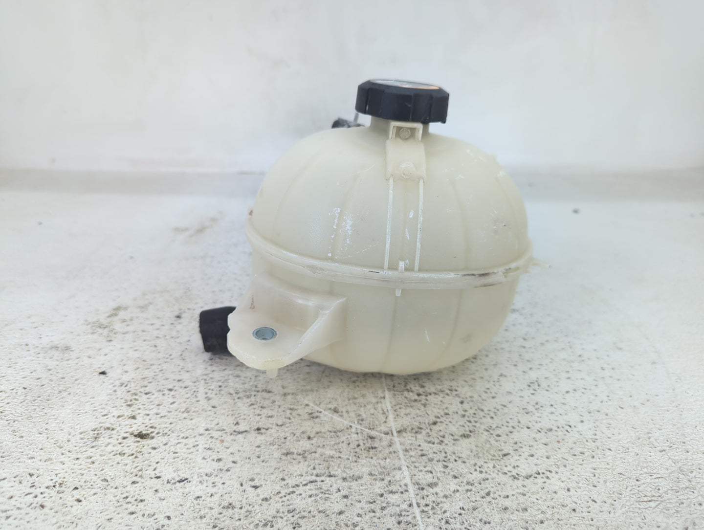 2017-2021 Kia Sportage Radiator Coolant Overflow Expansion Tank Bottle - Oemusedautoparts1.com